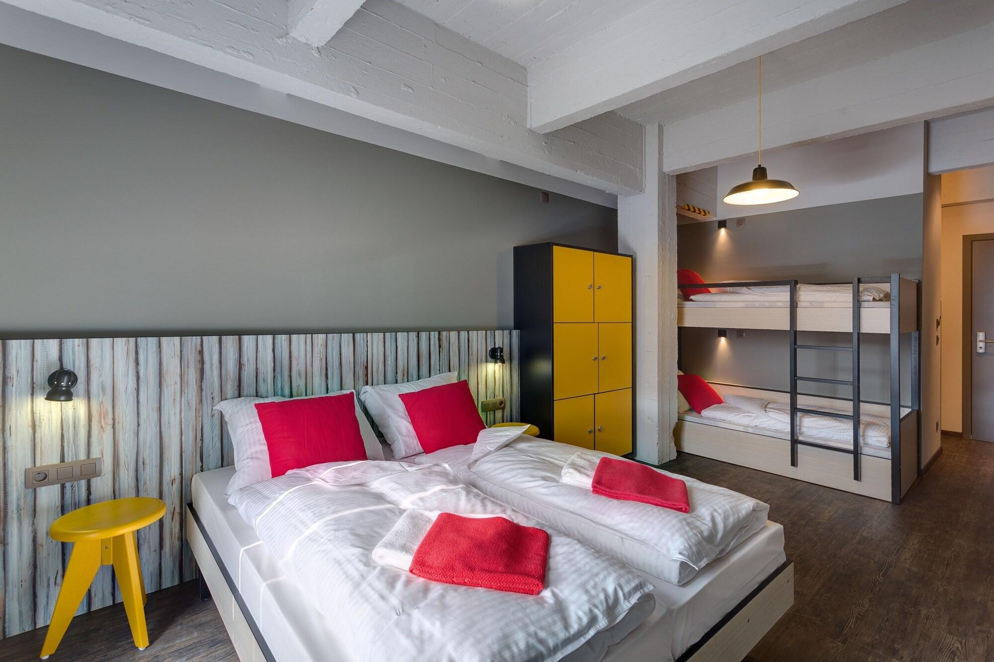 Meininger Hotels Bruxelles City Center Sint-Jans-Molenbeek Exterior photo