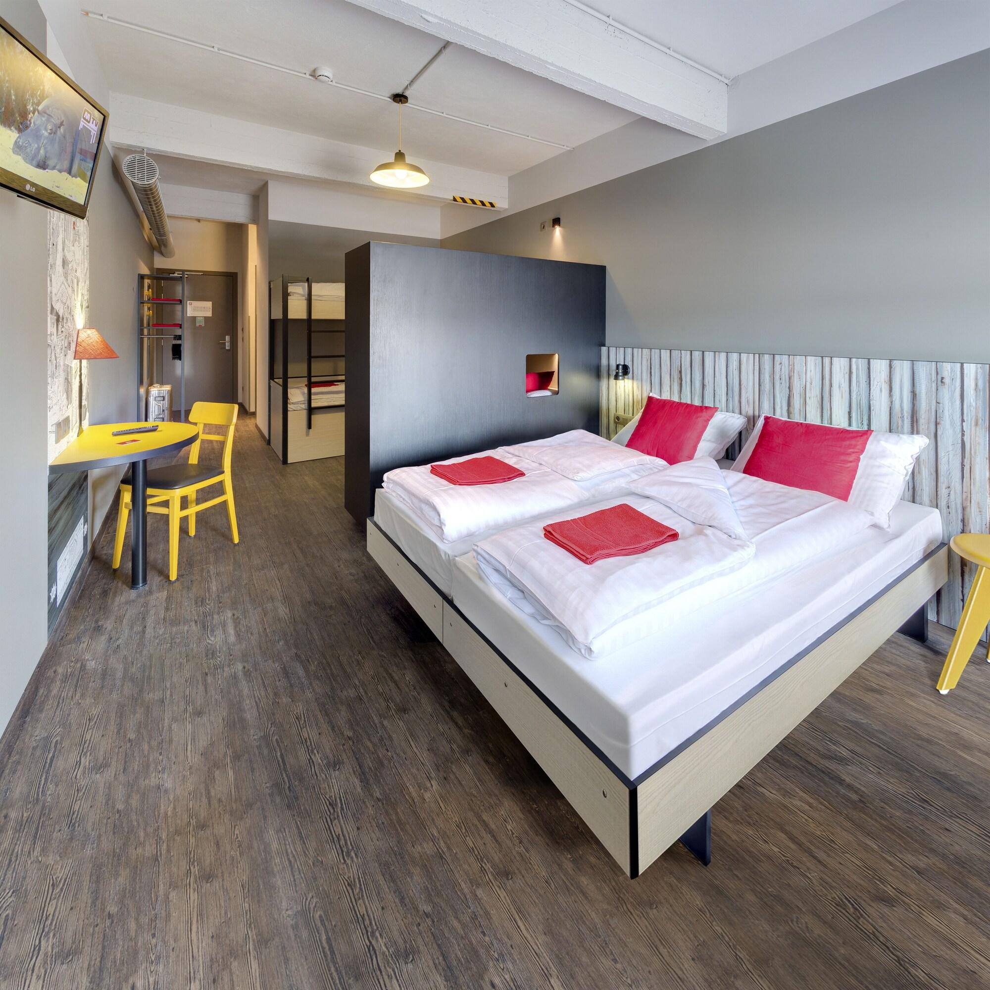 Meininger Hotels Bruxelles City Center Sint-Jans-Molenbeek Exterior photo