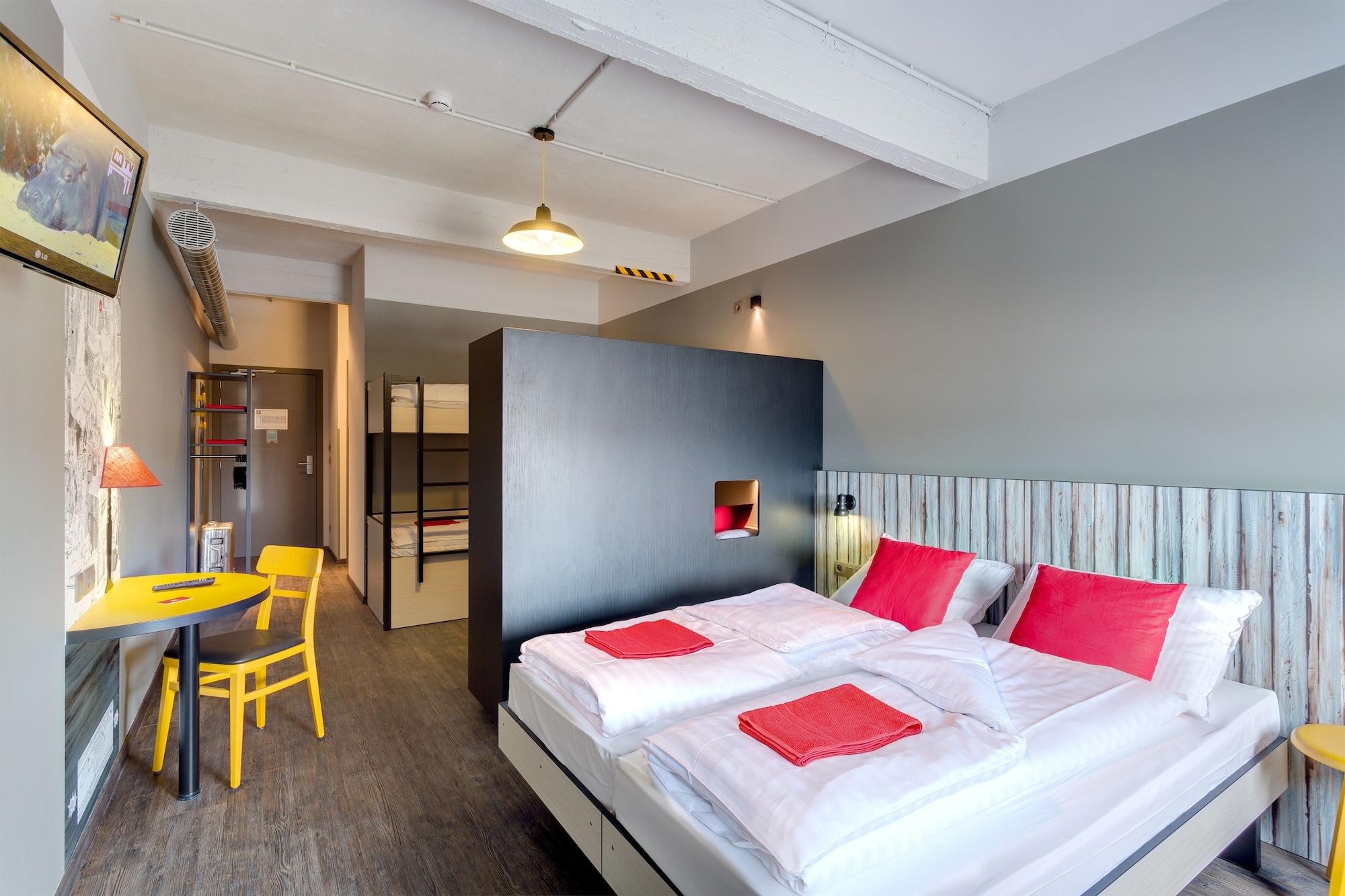 Meininger Hotels Bruxelles City Center Sint-Jans-Molenbeek Exterior photo